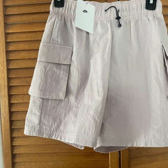 Nike Sportswear Essentials Purple Loose Fit High Rise Wooven Shorts Sz XS NWT - Picture 4 of 9